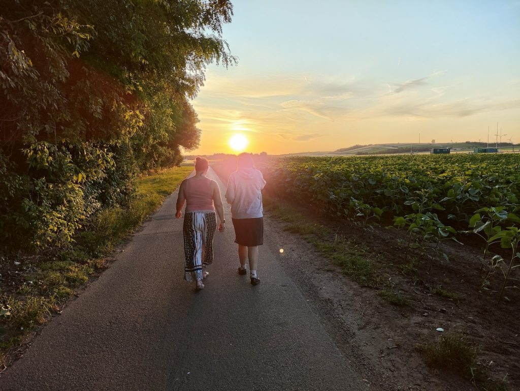 Spaziergang im Sonnenuntergang